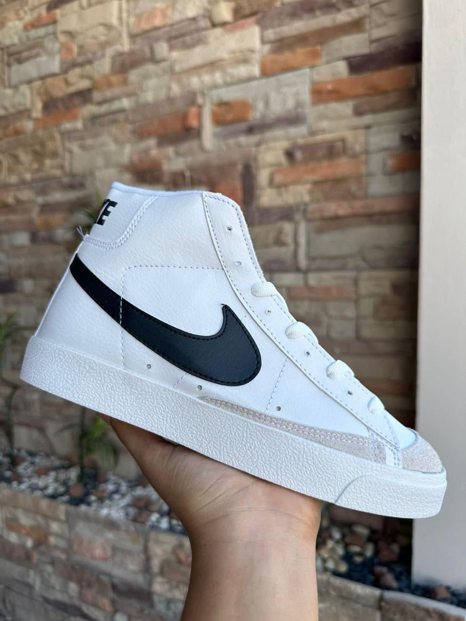 BOTA BLAZZER BLANCO NEGRO