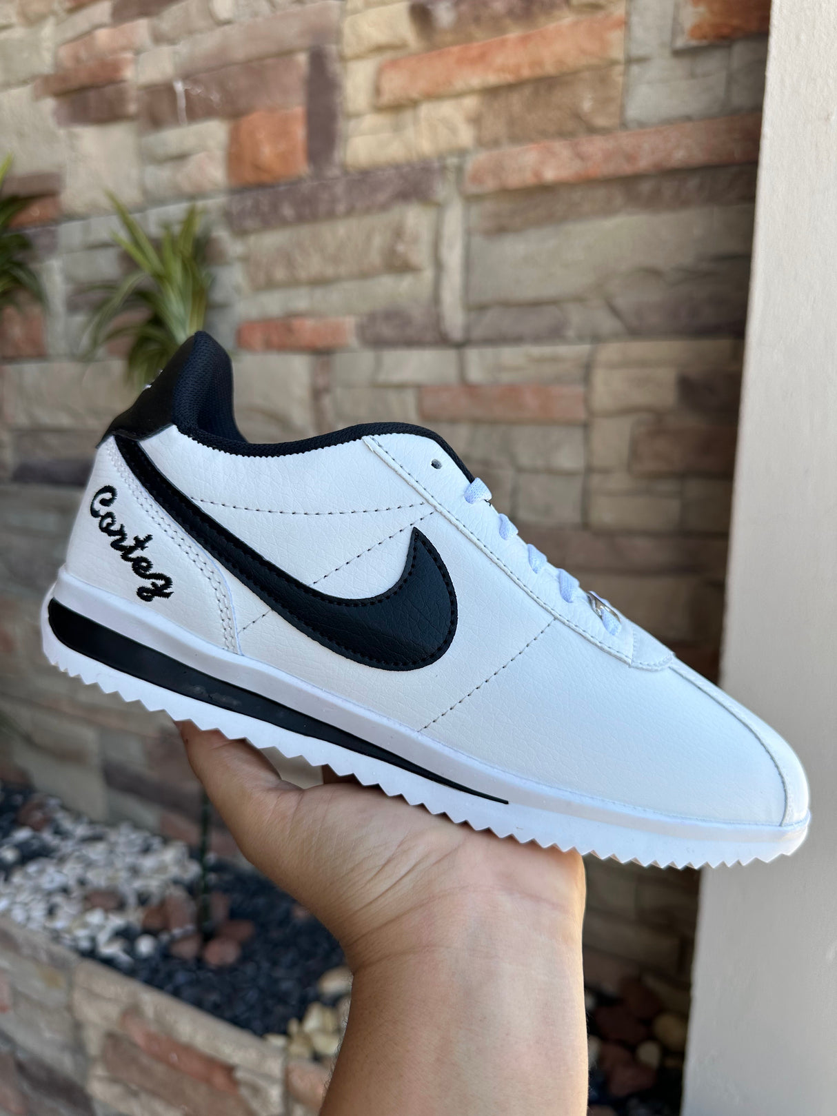 CORTEZ BLANCO NEGRO